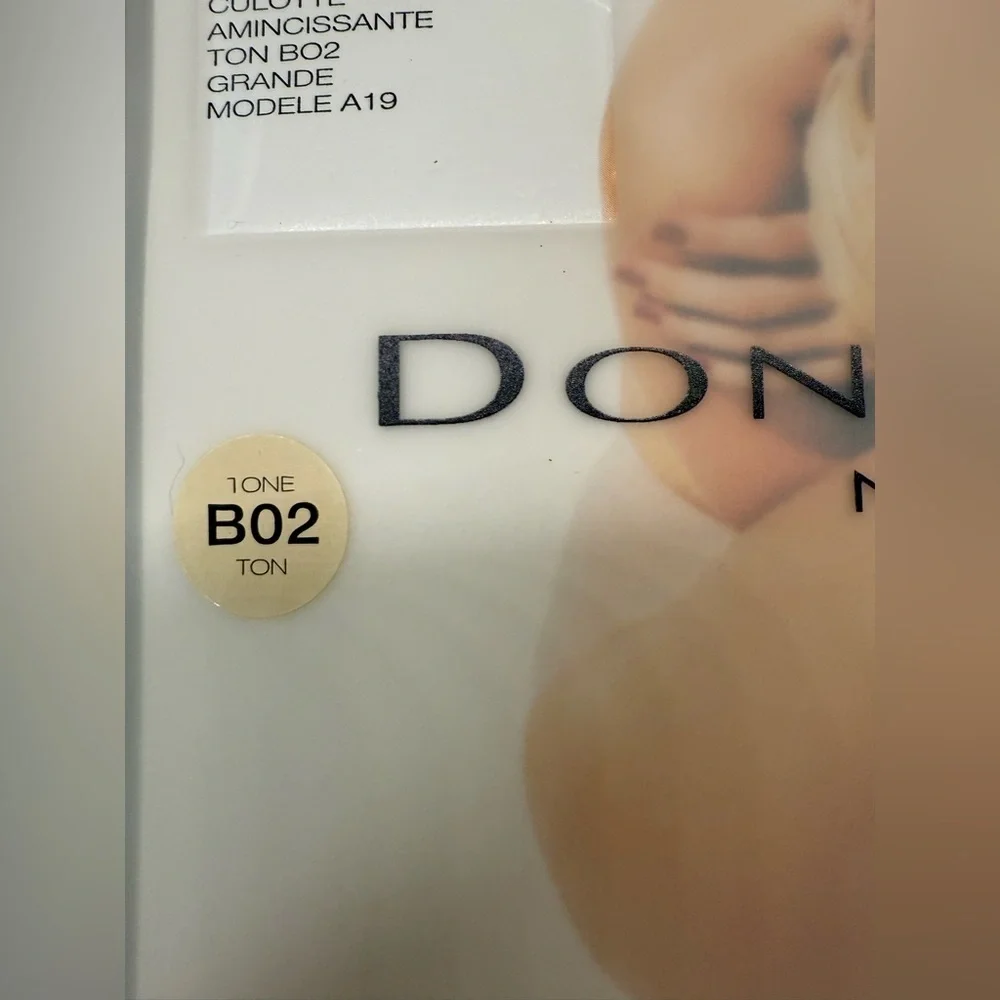 NWT Donna Karan New York The Nudes control top hosiery pantyhose sheer toe tall